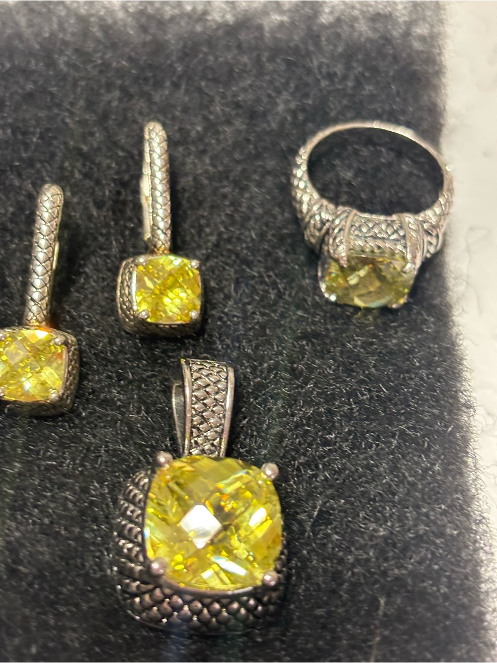 Premier Designs Green Crystal Ring, Pendant & Drop Earrings Set